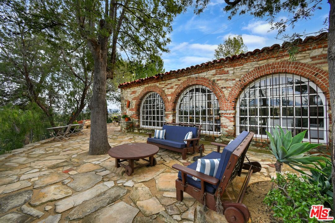 Woodlake photo 32