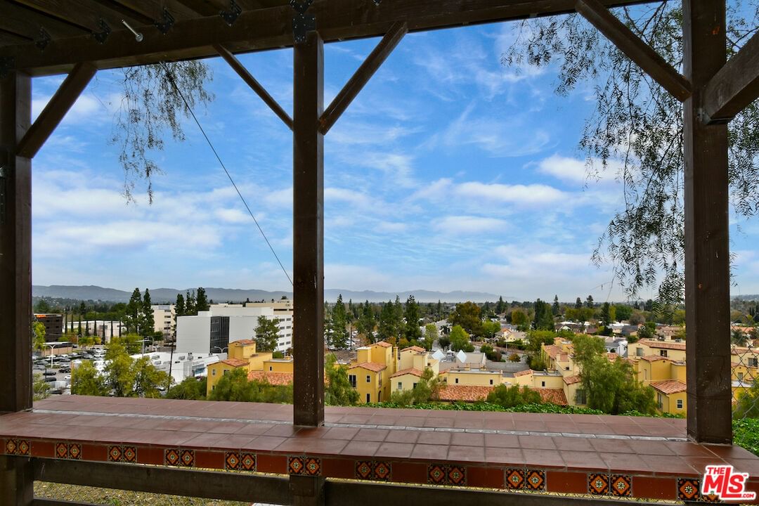 Woodlake photo 34