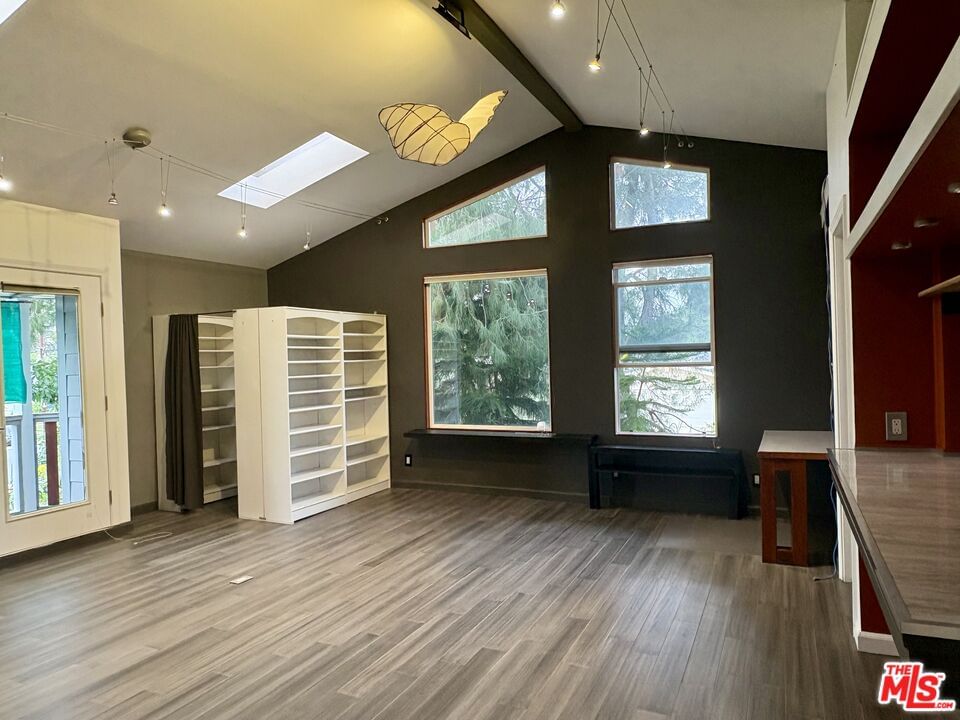 Delano photo 3