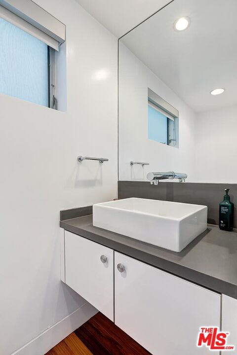 Eastwind photo 30