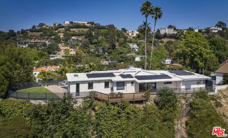2740 Nichols Canyon Rd