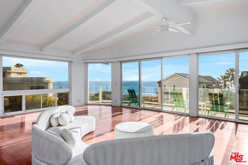 7334 Vista Del Mar Ln