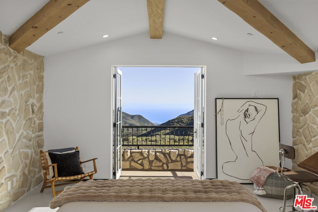 Mulholland photo 14
