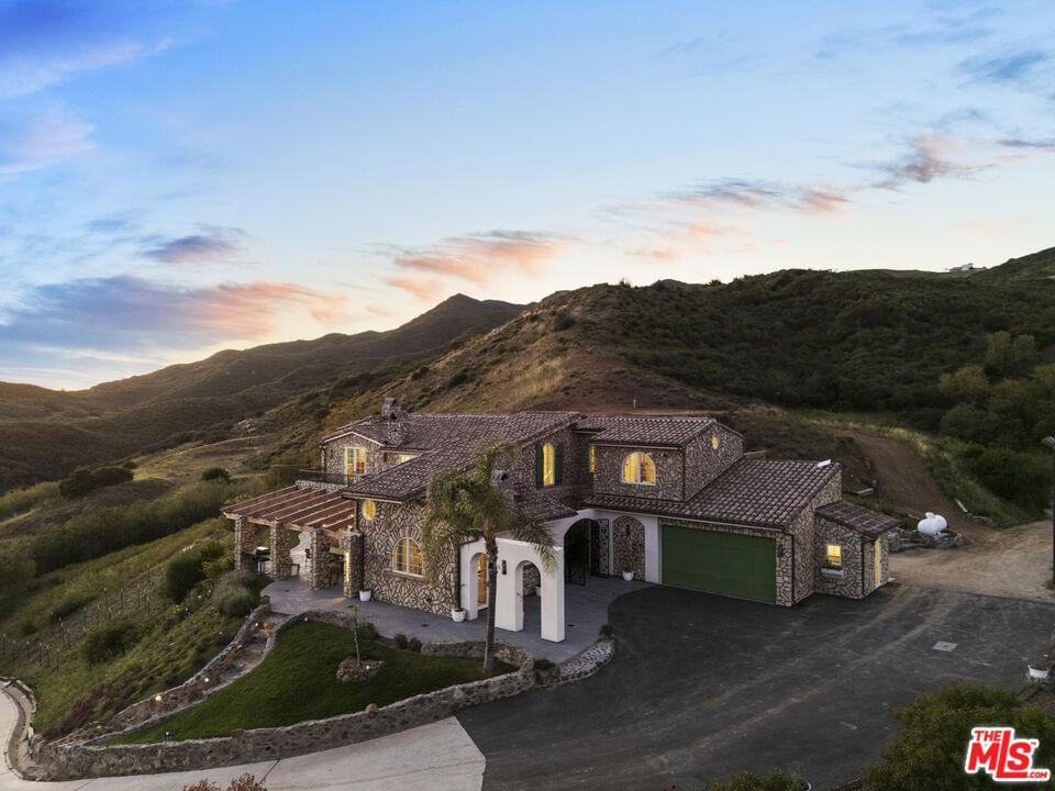 Mulholland photo 21