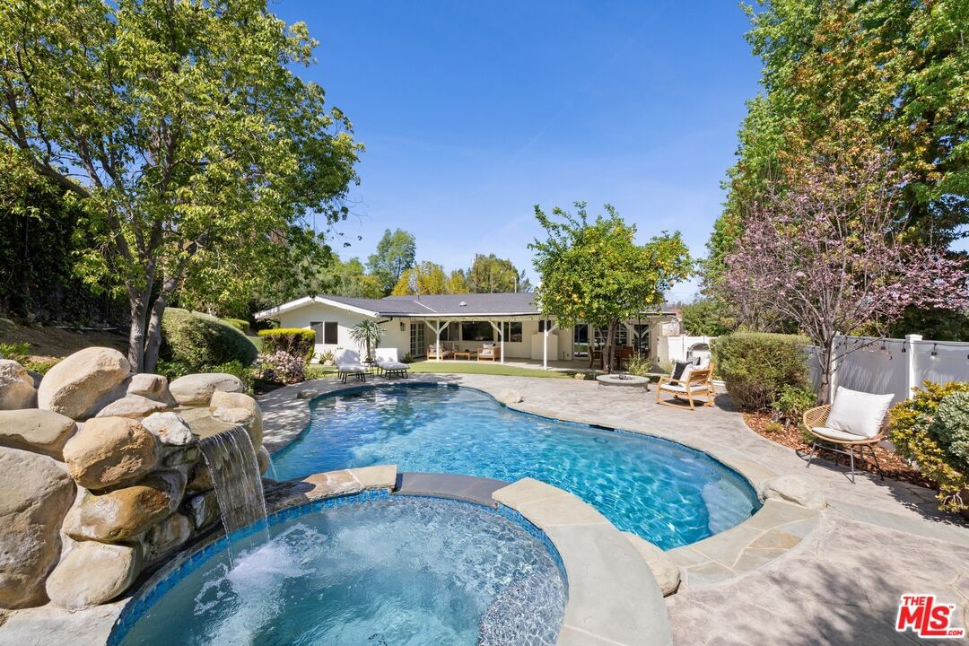 Crestlawn photo 2