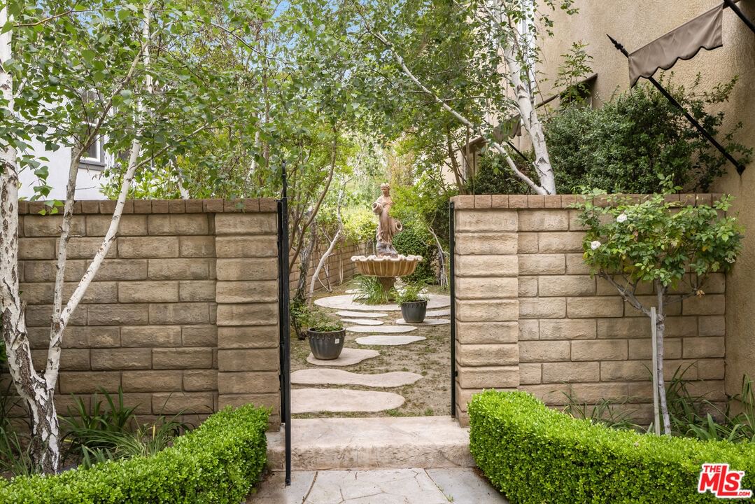 Greenleaf photo 22