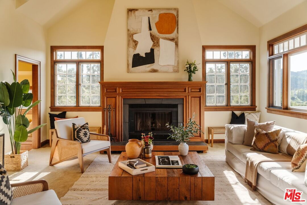 Callon Dr photo 8