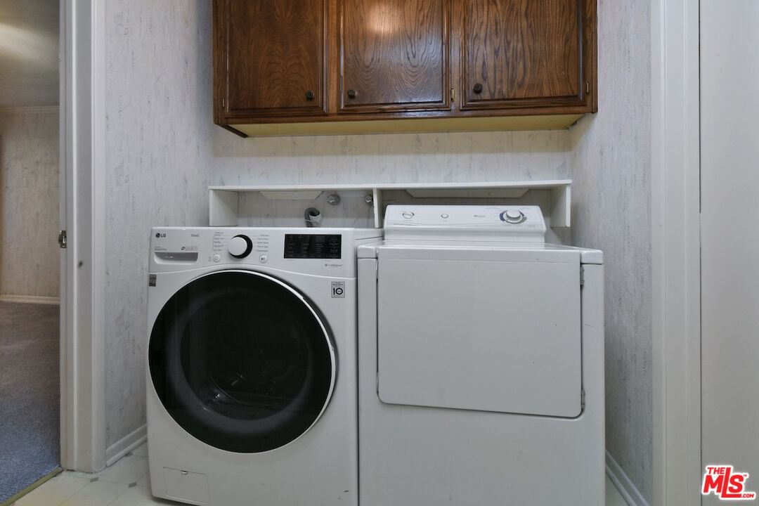 Corinthian photo 19