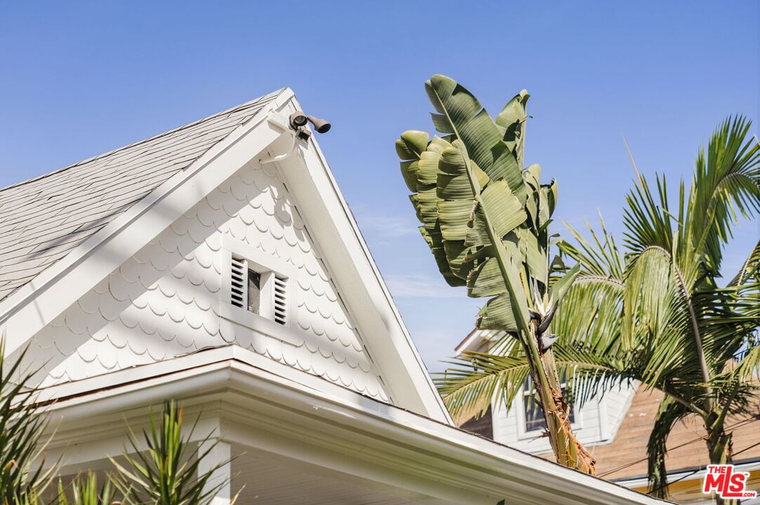 Eastlake photo 34