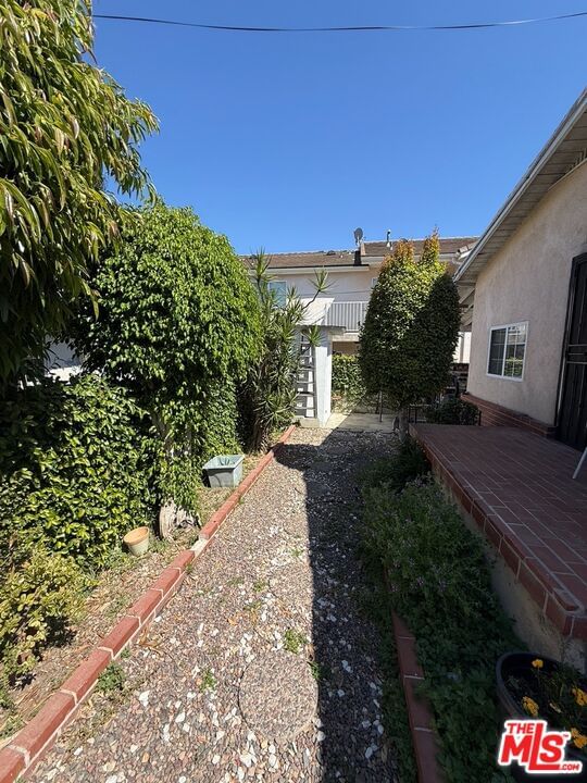 1st photo 21