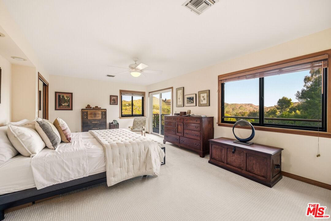 Valley View photo 18