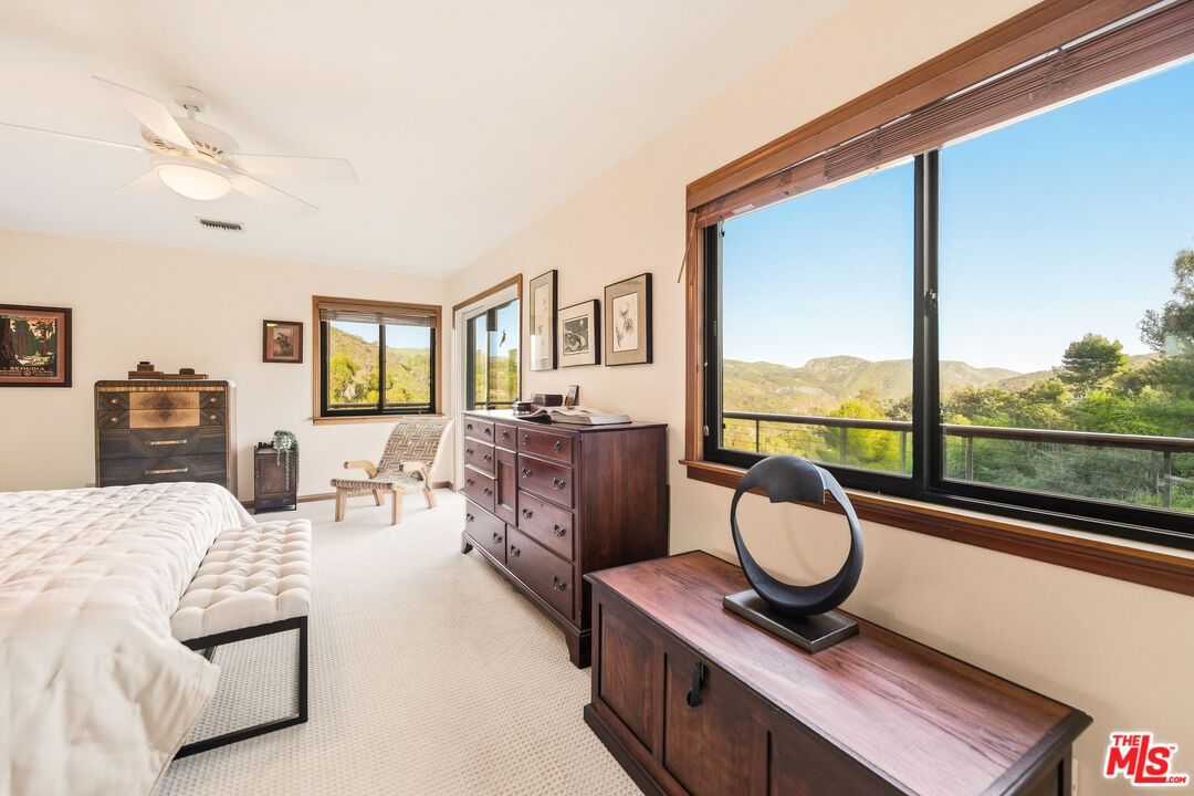Valley View photo 20