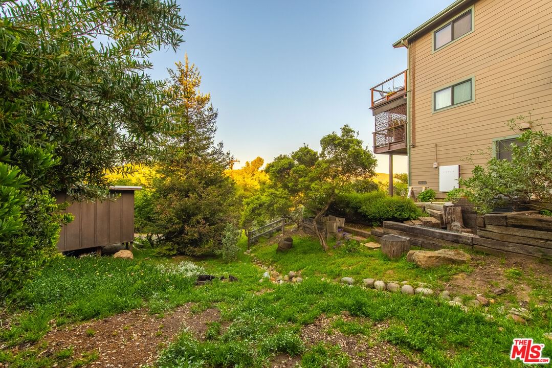 Valley View photo 35