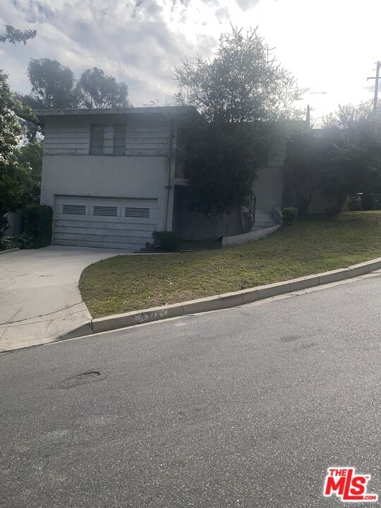 3348 Bennett Dr