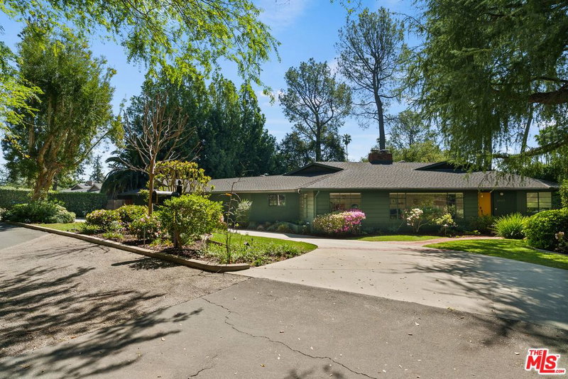 4902 Alta Canyada Rd