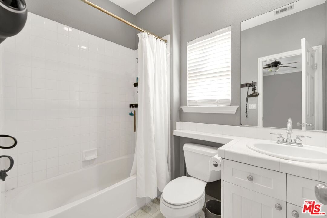 Windward photo 25