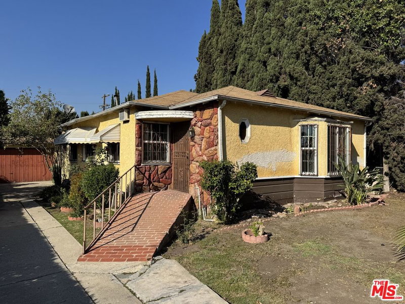 4915 Gambier St