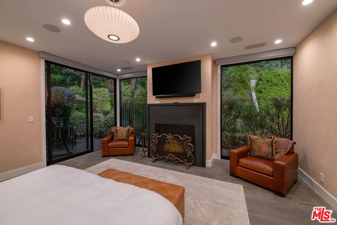 Sutton photo 55