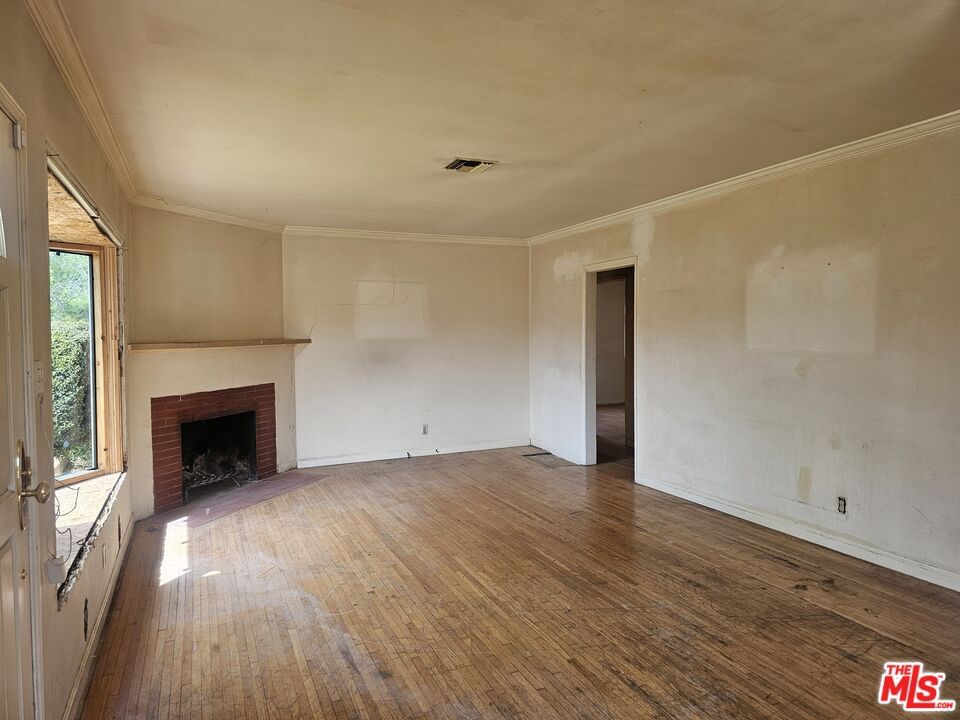 Encino photo 2