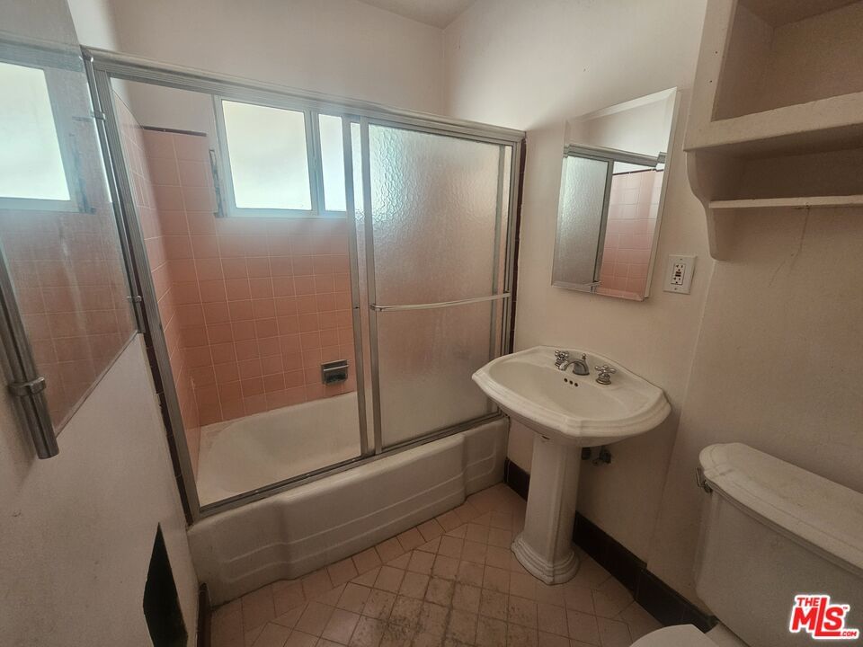 Encino photo 5