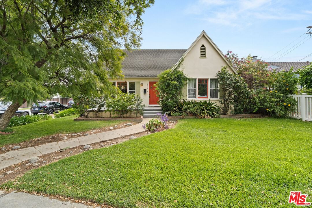Villa photo 1