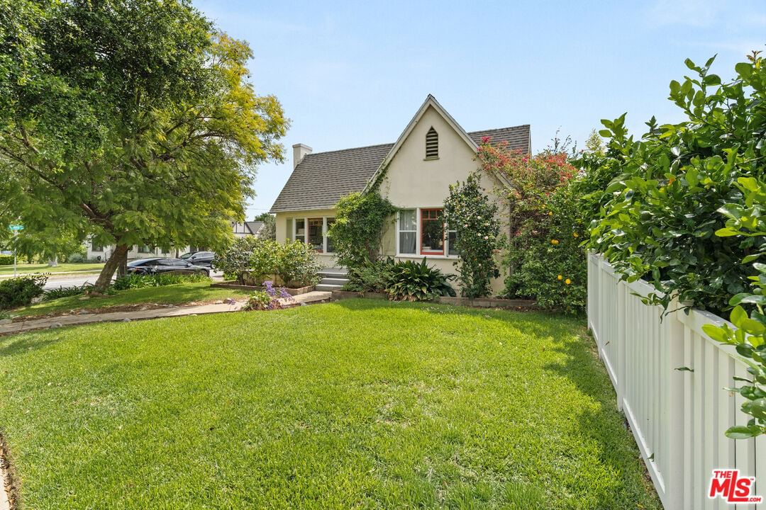Villa photo 2