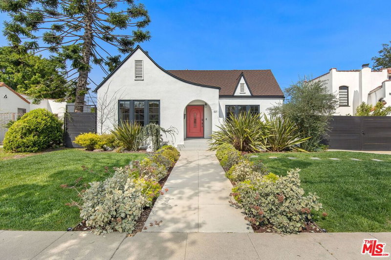 821 Cloverdale Ave