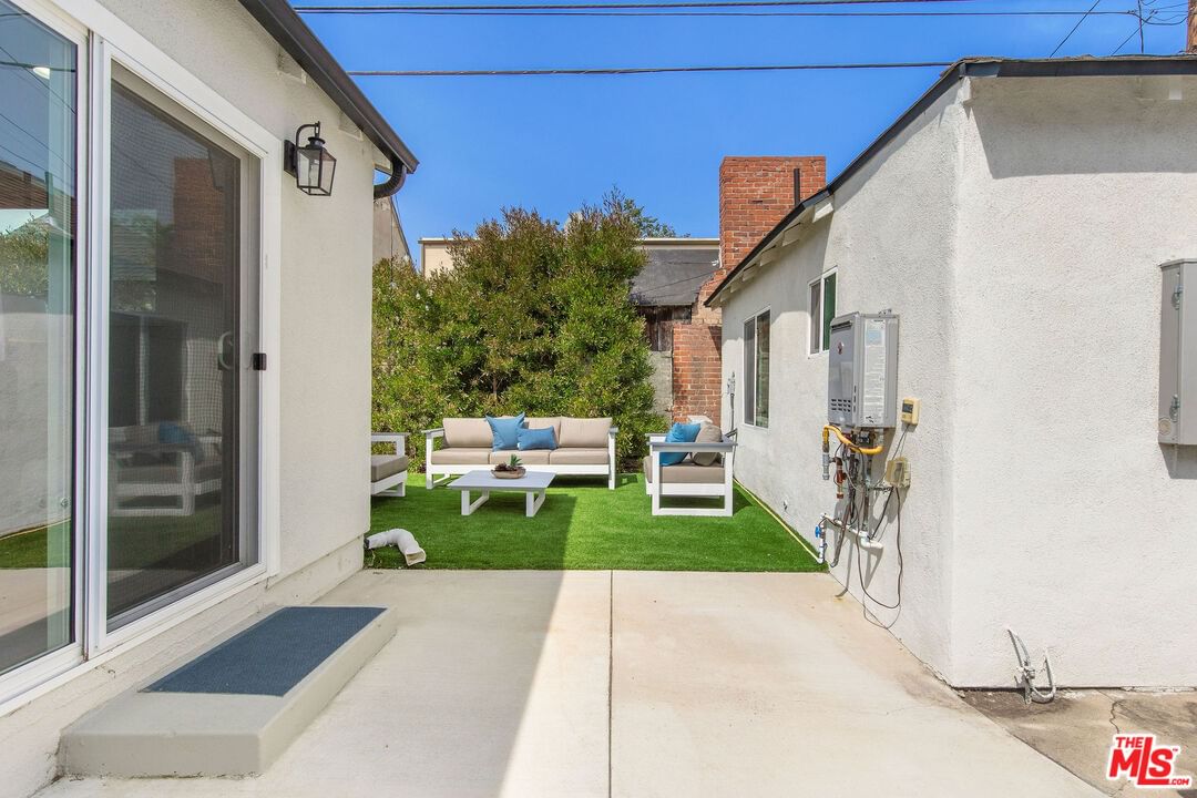 Cloverdale photo 37