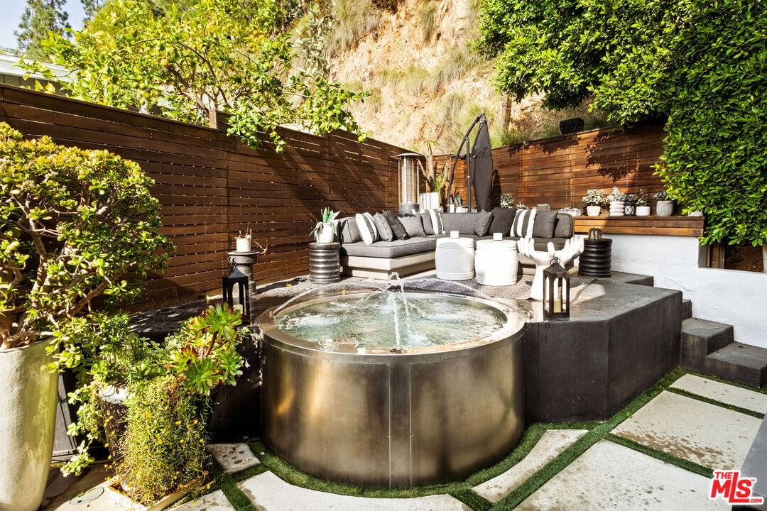 Hollywood photo 11