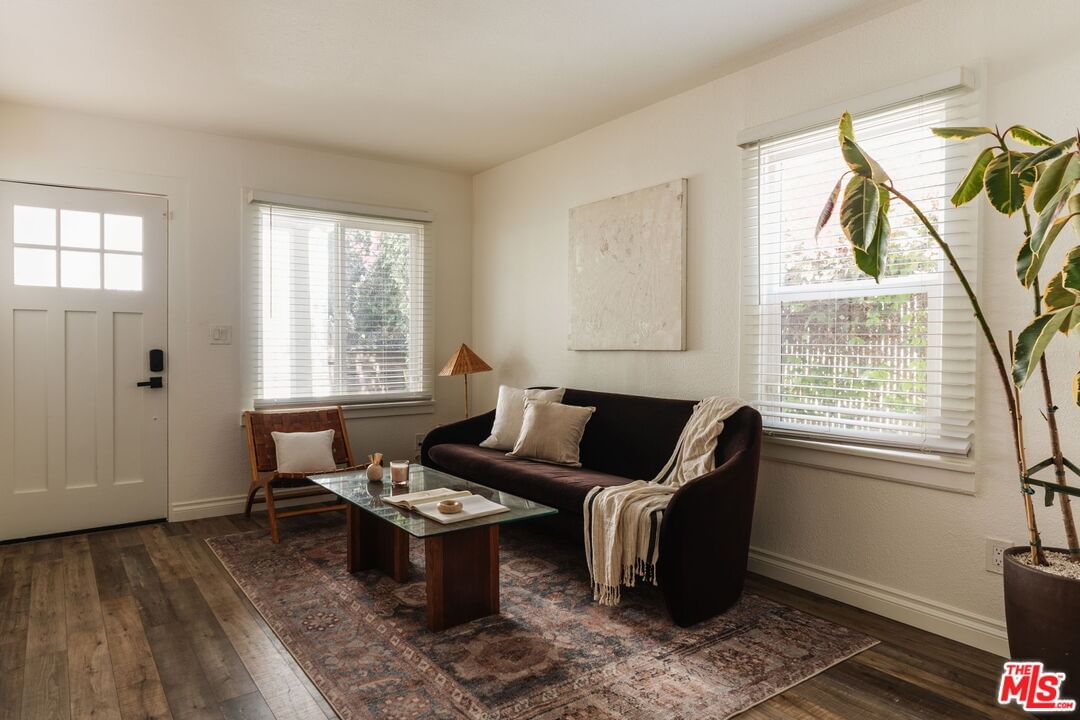 Occidental photo 20