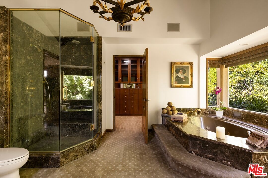 Beverly Glen photo 19