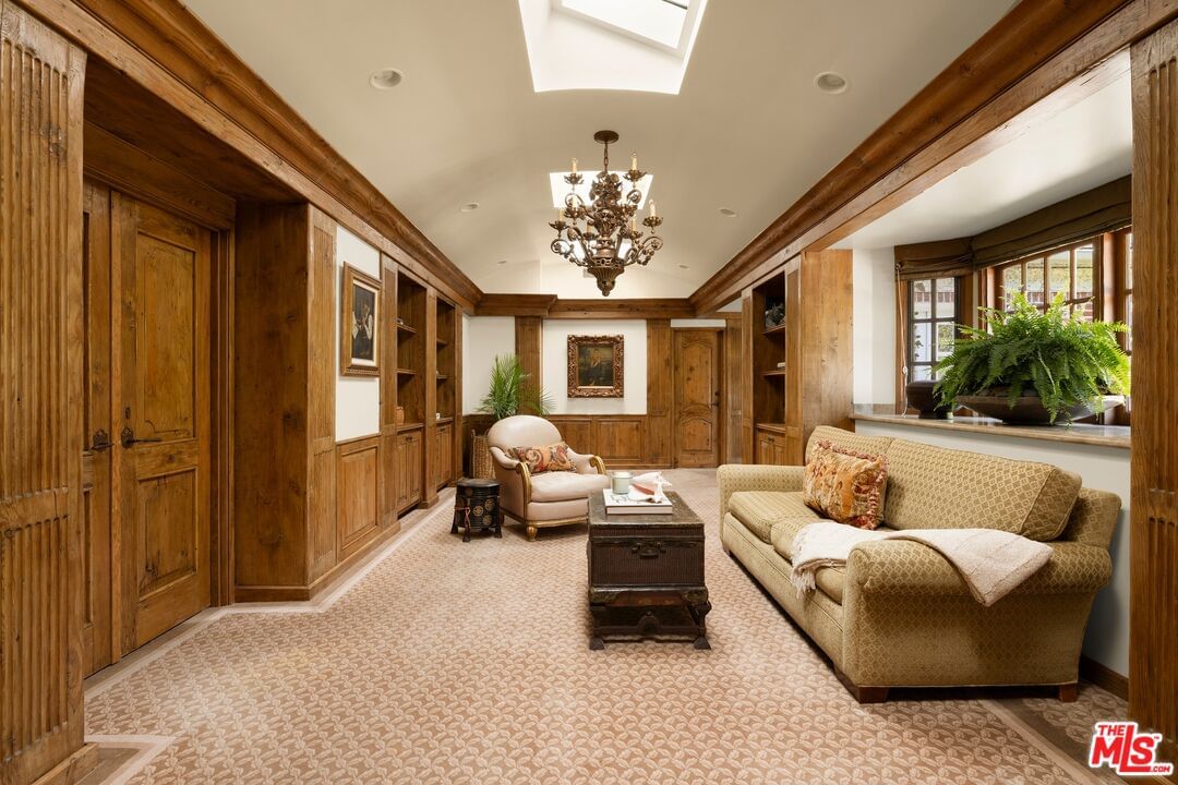 Beverly Glen photo 23