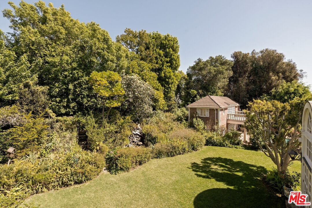 Beverly Glen photo 27
