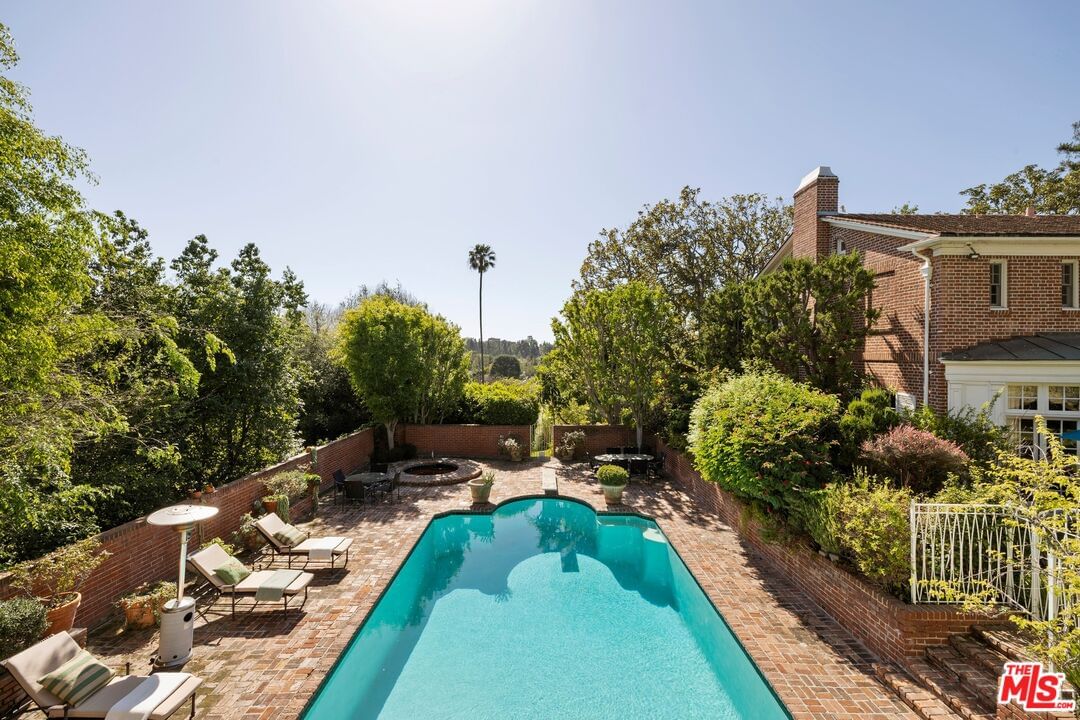 Beverly Glen photo 29