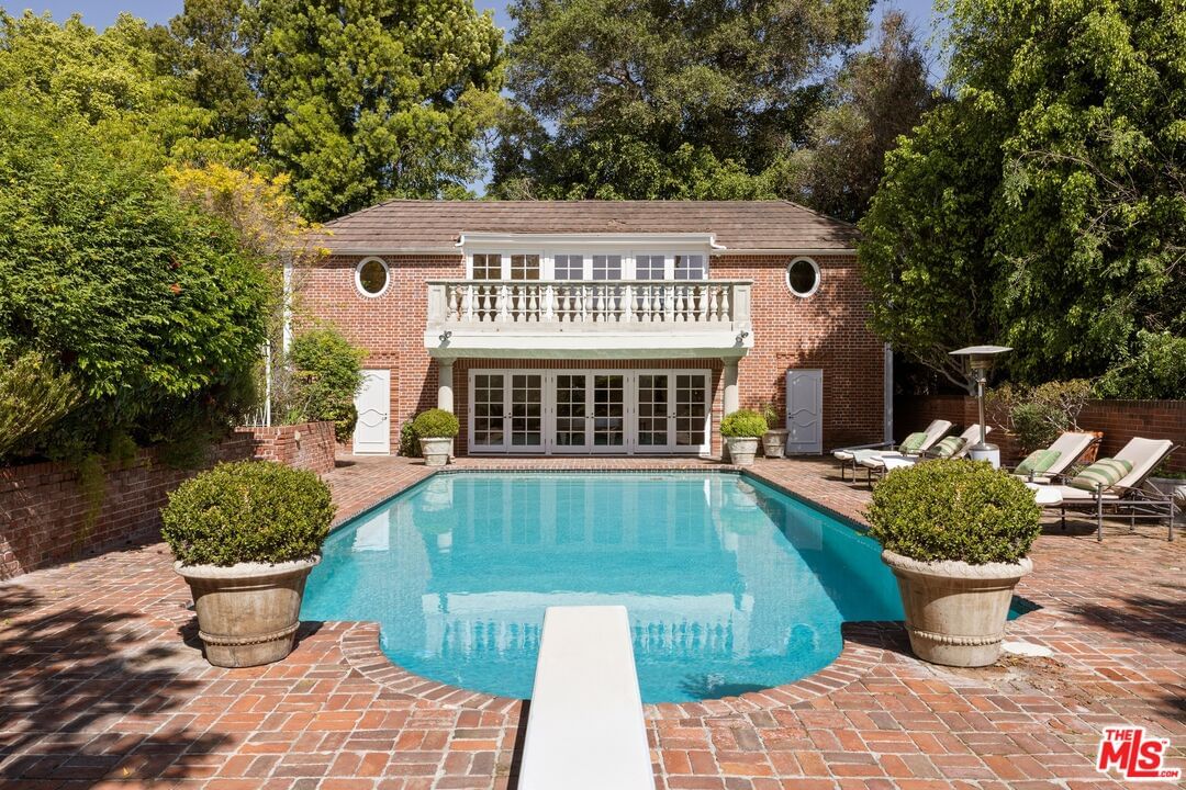Beverly Glen photo 30
