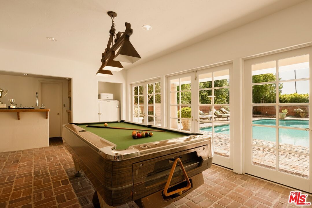 Beverly Glen photo 31