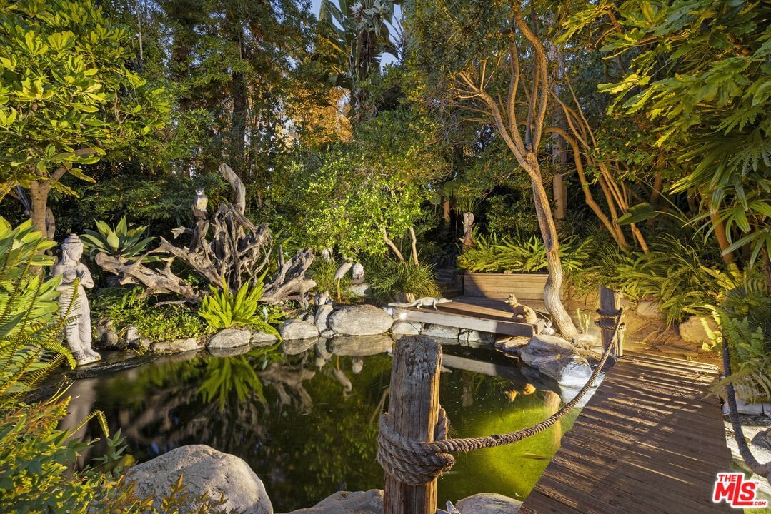 Beverly Glen photo 41