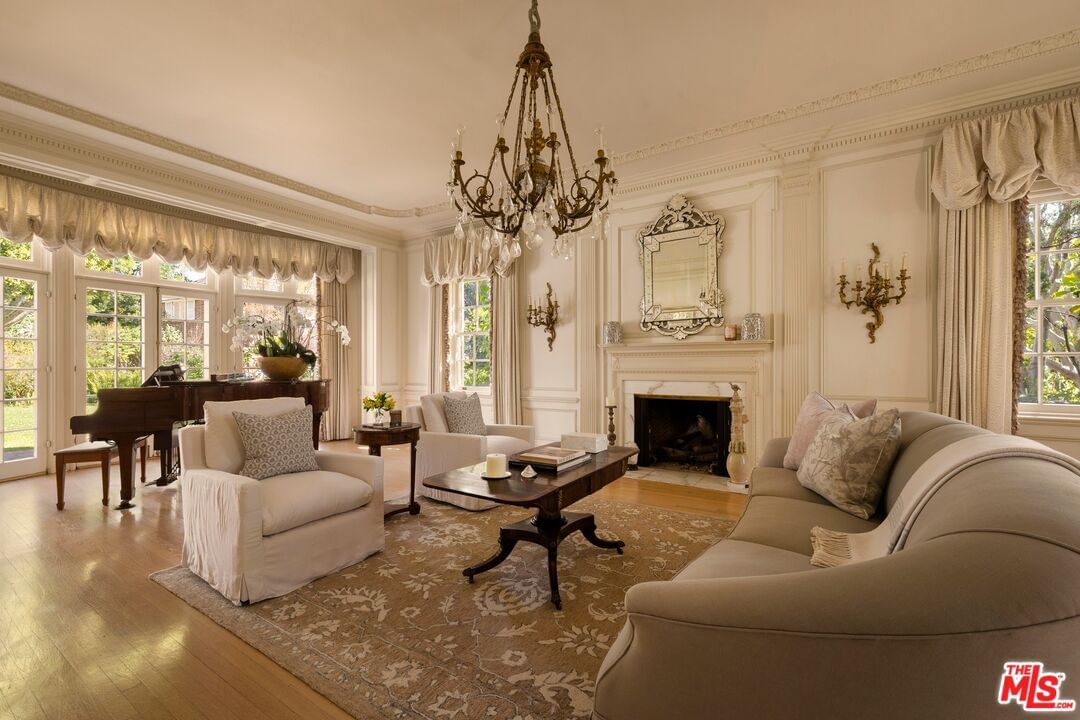 Beverly Glen photo 6