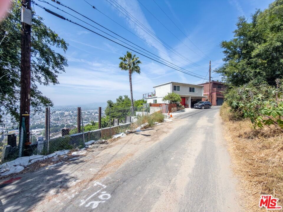 Kinney photo 10