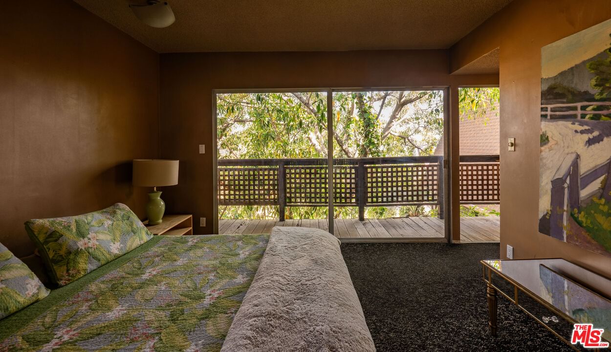 Mulholland photo 22
