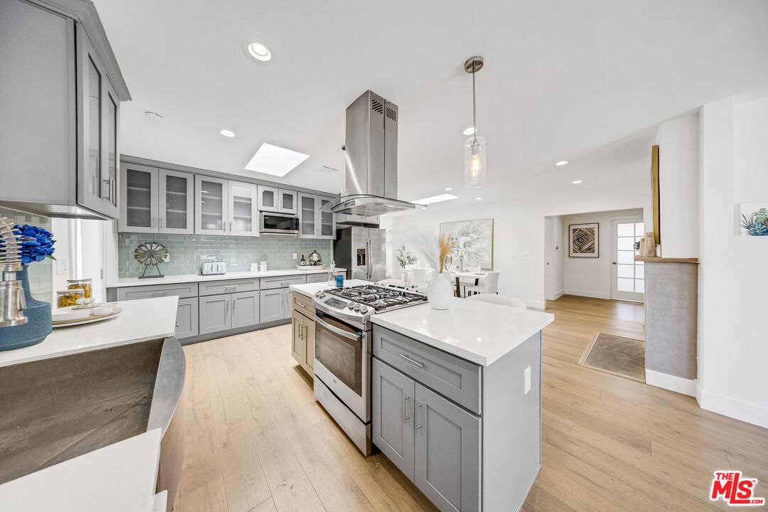 Greenlawn photo 15
