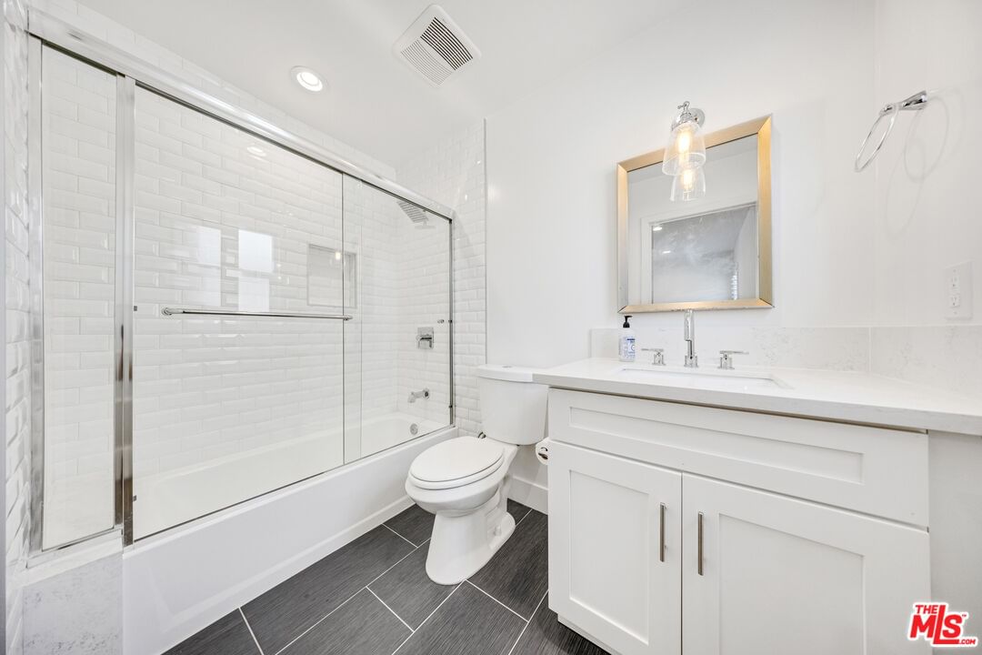 Greenlawn photo 27
