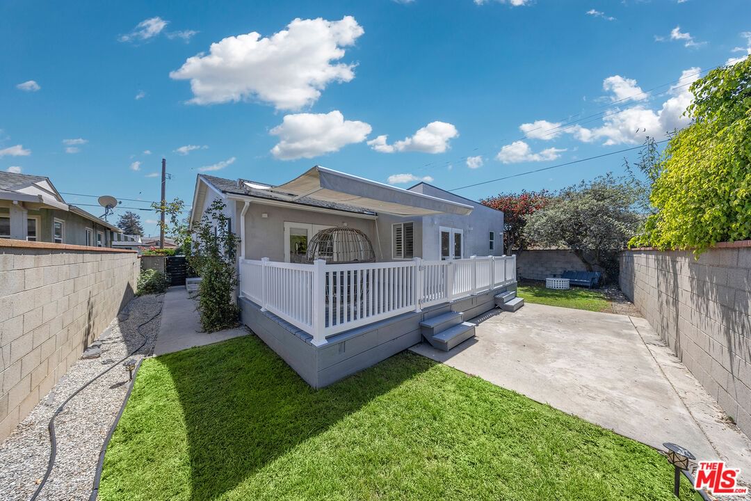 Greenlawn photo 40