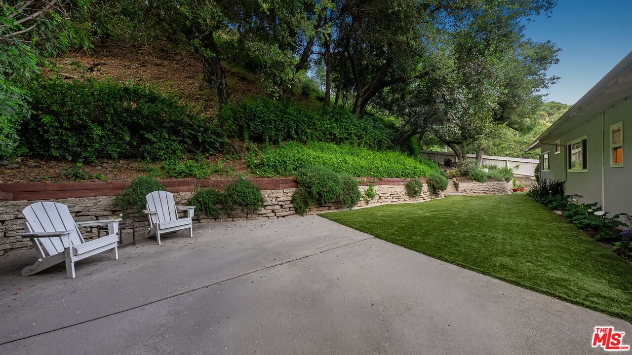 Mandeville Canyon photo 21