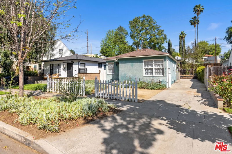 425 Riverside Dr