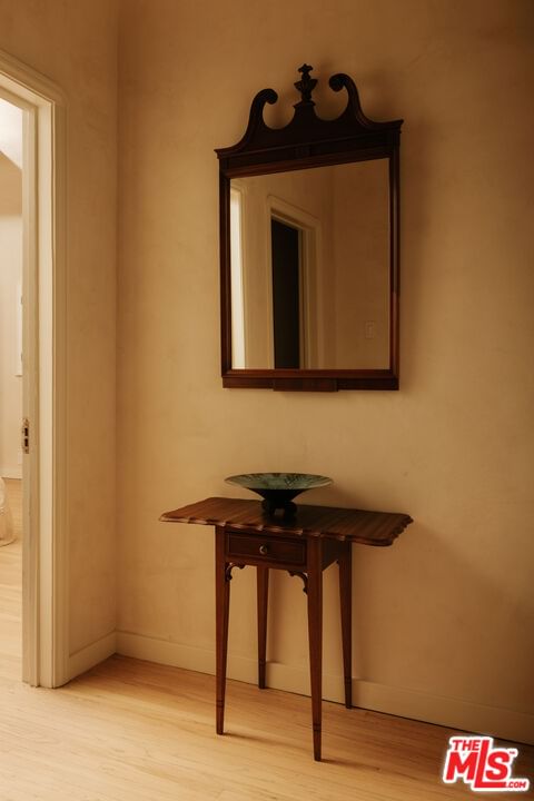 Lindenhurst photo 26
