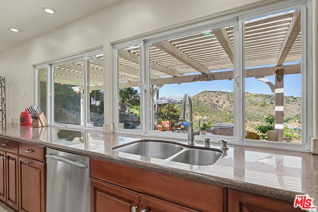 Brookview photo 23