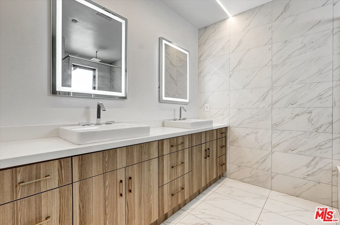 Gramercy photo 33