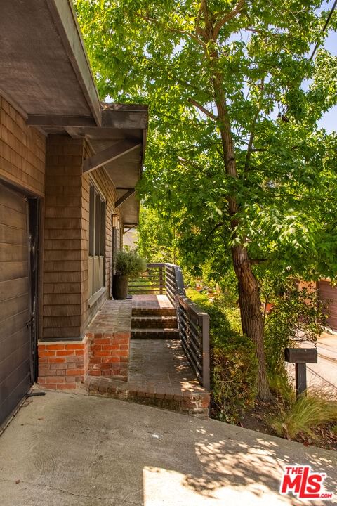 Yoakum photo 48