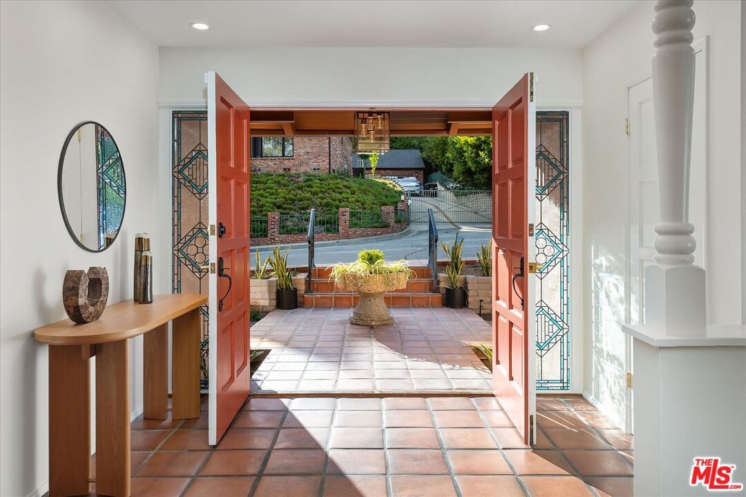 Whiting Manor photo 12